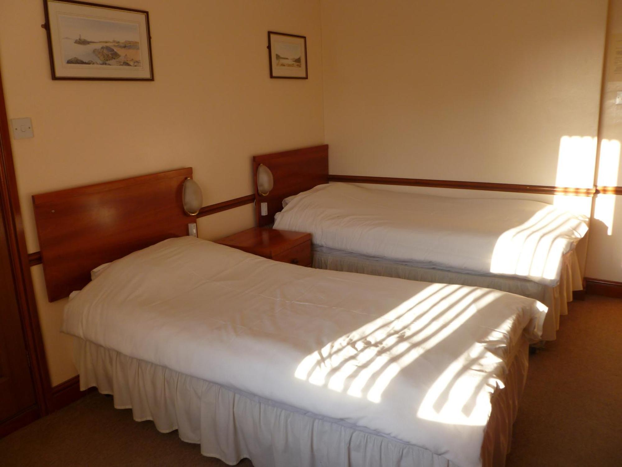 Hotel Tafarn Y Rhos Llangefni Esterno foto